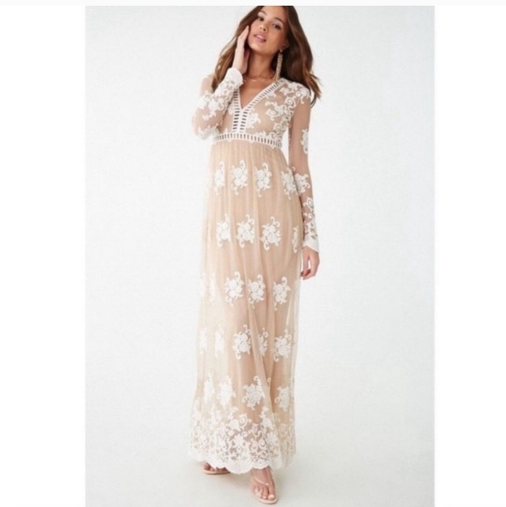 Forever 21 Beige and White Floral Lace Long Sleeve Dress